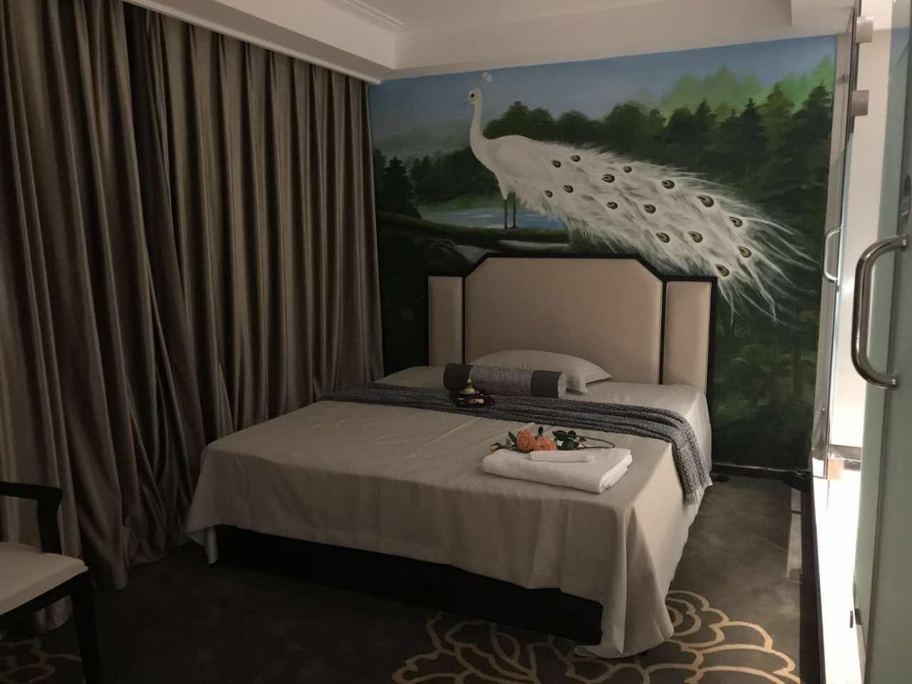 潍坊晚上去深圳最近油压桑拿,享受舒适美好的生活